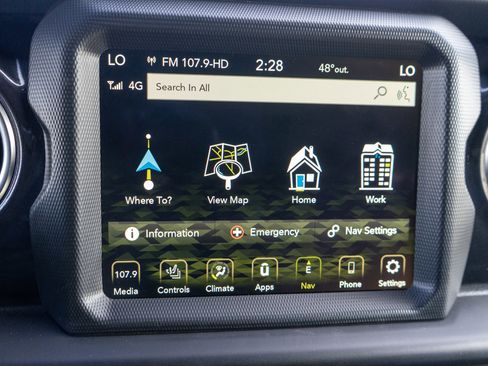 Used 2023 Jeep Wrangler Unlimited Sahara image 18