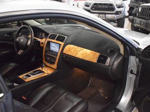 Used 2007 Jaguar XK XK 2dr Coupe image 40