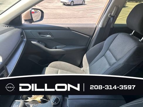 Used 2025 Nissan Rogue SV AWD/4WD image 6