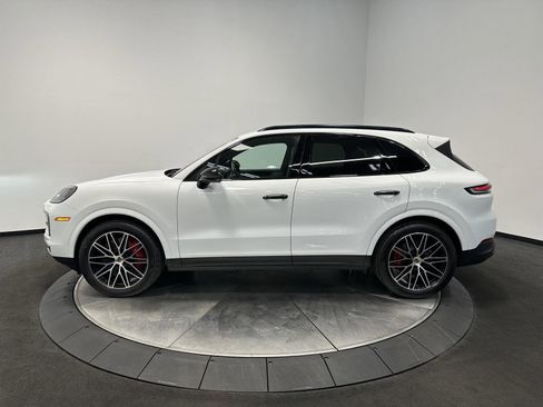 Certified 2024 Porsche Cayenne S image 2