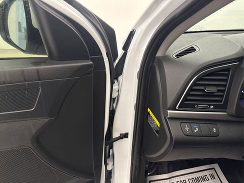 Used 2018 Hyundai Elantra SEL image 35