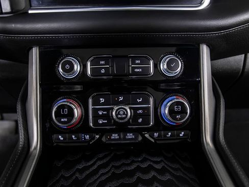 Used 2024 GMC Yukon XL Denali w/ Advanced Technology Package AWD/4WD image 34