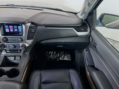 Used 2019 Chevrolet Suburban LT image 23