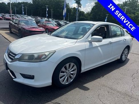 Used 2014 Honda Accord EX image 2