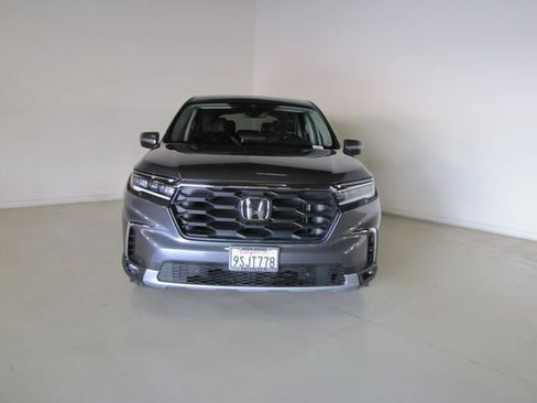 Used 2025 Honda Pilot EX-L image 2