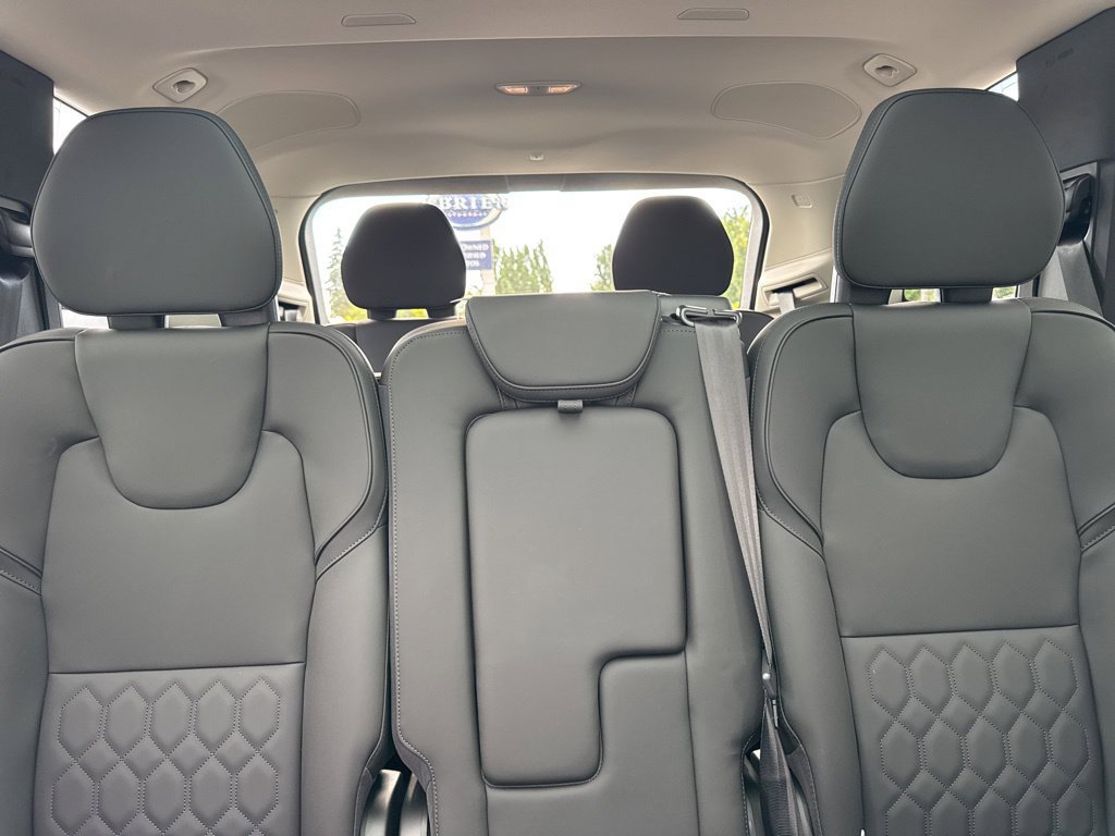 New 2026 Volvo XC90 T8 Plus w/ Protection Package AWD/4WD image 18