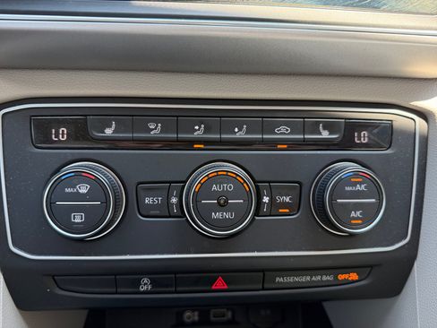 Used 2018 Volkswagen Atlas SE FWD image 11