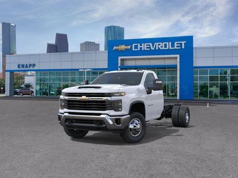 New 2026 Chevrolet Silverado 3500 LT RWD image 32