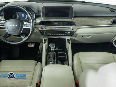 Used 2022 Kia Telluride SX w/ SX Prestige Package AWD/4WD image 32