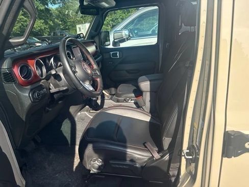 Used 2022 Jeep Gladiator Rubicon w/ LED Lighting Group AWD/4WD image 15