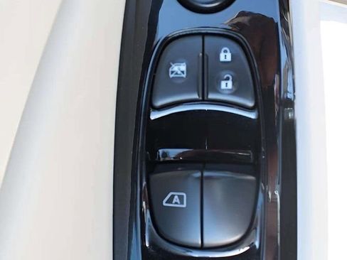 Used 2023 Nissan Altima 2.5 SV image 16