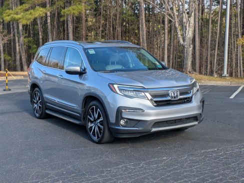 Used 2020 Honda Pilot Touring image 3