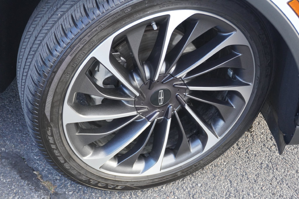 Used 2025 Lincoln Aviator Reserve w/ Equipment Group 201A AWD/4WD image 2