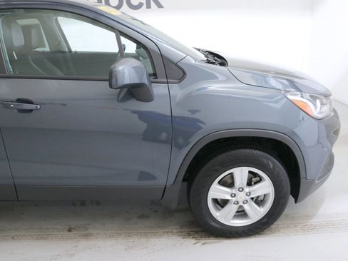 Certified 2022 Chevrolet Trax LT w/ LT Convenience Package image 11