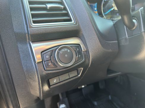 Used 2018 Ford Explorer XLT w/ Equipment Group 202A image 27