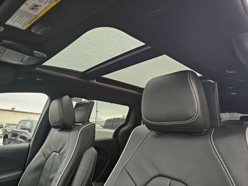 New 2026 Chrysler Pacifica Limited image 20