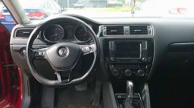 Used 2017 Volkswagen Jetta SEL FWD image 10