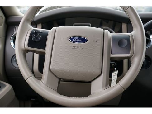 Used 2014 Ford Expedition XL image 23