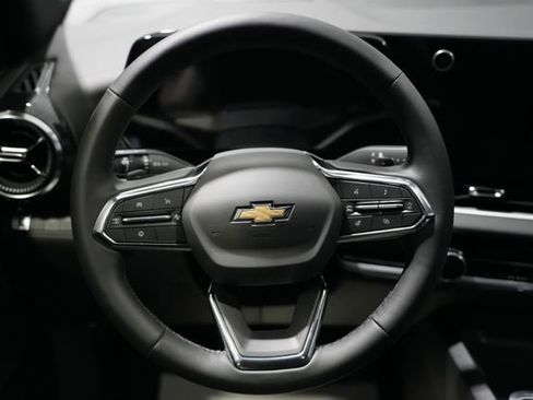 New 2026 Chevrolet Equinox LT w/ Convenience Package II AWD/4WD image 16
