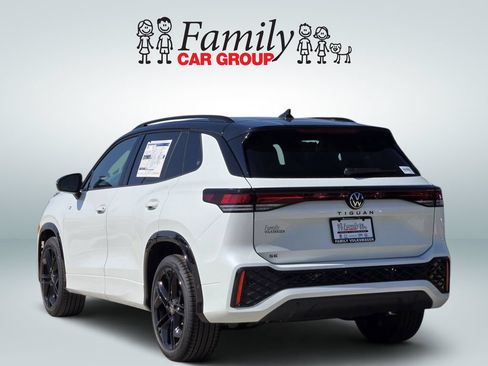 New 2026 Volkswagen Tiguan SE R-Line FWD image 3