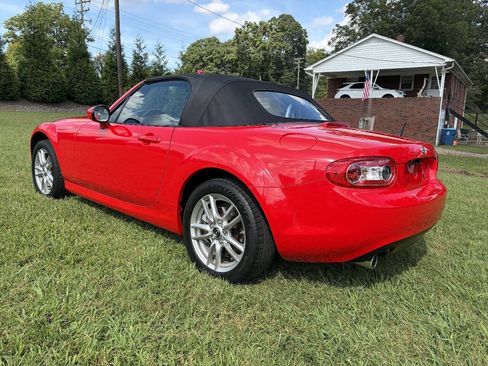Used 2013 MAZDA MX-5 Miata Sport RWD image 2