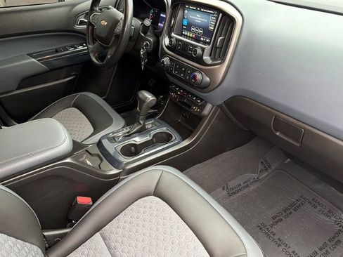 Used 2021 Chevrolet Colorado Z71 w/ Safety Package AWD/4WD image 12