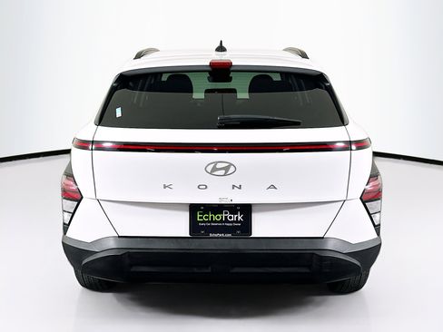 Used 2025 Hyundai Kona SEL FWD image 7