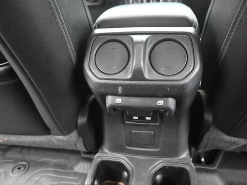 Used 2022 Jeep Gladiator Overland w/ Popular Equipment Package AWD/4WD image 16