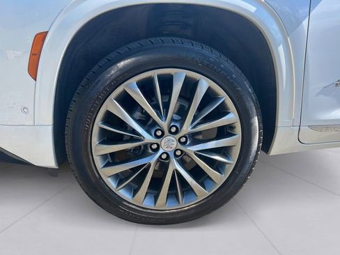 Certified 2025 Buick Enclave Avenir AWD/4WD image 9