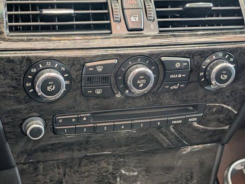 Used 2010 BMW 650i Convertible RWD image 17