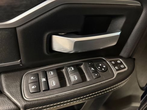 Used 2024 RAM 2500 Big Horn w/ Sport Appearance Package image 44