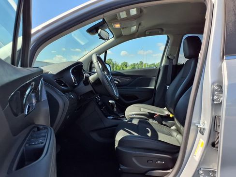 Used 2022 Buick Encore Preferred w/ Safety Package AWD/4WD image 19