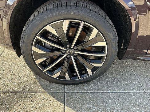 New 2026 Volvo XC90 T8 Ultra w/ Protection Package Premier AWD/4WD image 12