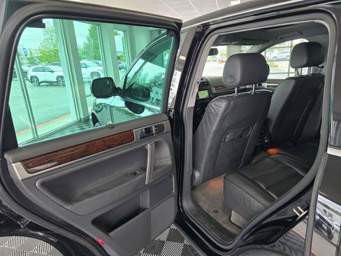 Used 2004 Volkswagen Touareg V8 AWD/4WD image 37