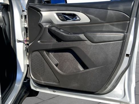 Used 2019 Chevrolet Traverse LT FWD image 23