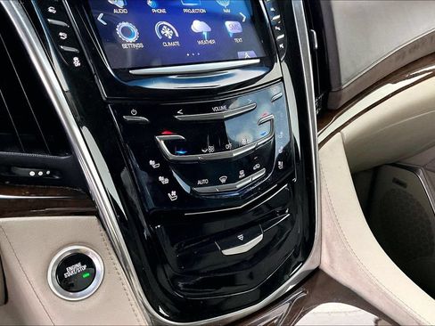 Used 2017 Cadillac Escalade Luxury AWD/4WD image 30
