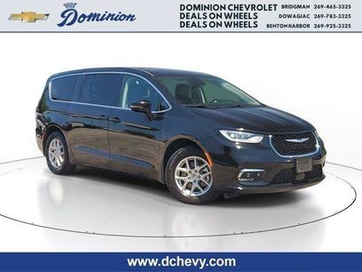 Used 2024 Chrysler Pacifica Touring-L