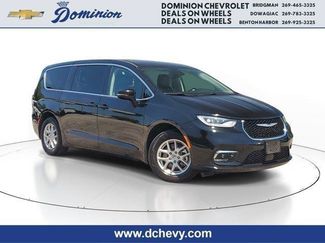 Used 2024 Chrysler Pacifica Touring-L FWD video 1