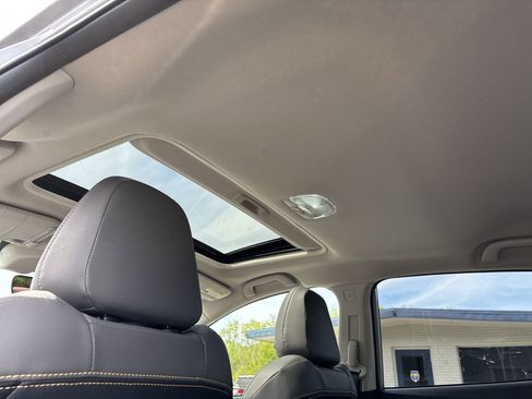 Used 2022 Subaru Crosstrek 2.5i Sport w/ Moonroof Package image 16