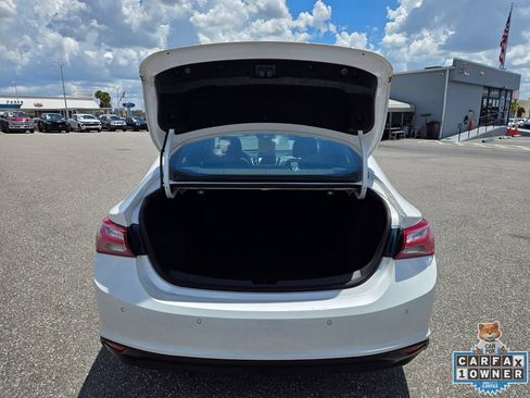 Used 2019 Chevrolet Malibu LT w/ Leather Package FWD image 19
