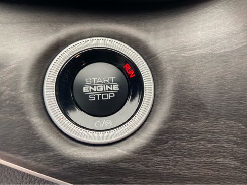 Used 2025 Jeep Grand Cherokee L Limited w/ Black Appearance Package image 44