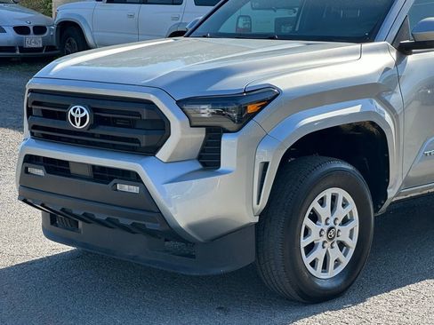Used 2024 Toyota Tacoma SR5 AWD/4WD image 36