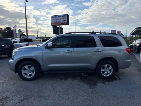 Used 2013 Toyota Sequoia SR5 image 8