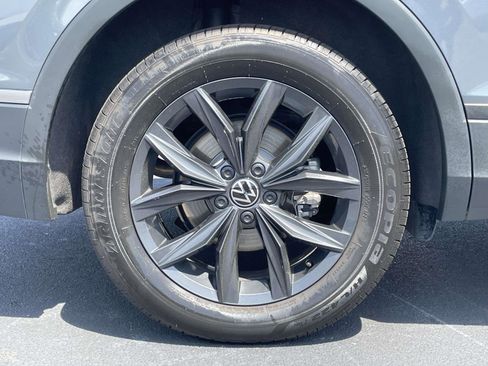 Certified 2024 Volkswagen Tiguan SE image 10