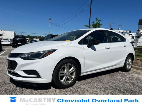 Used 2017 Chevrolet Cruze LT w/ Convenience Package FWD image 6