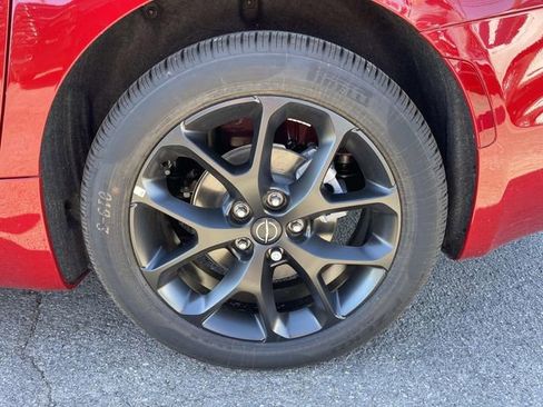 New 2026 Chrysler Pacifica Limited w/ S Appearance Package FWD image 11