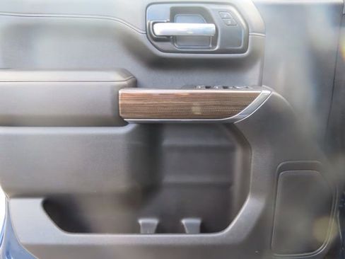 Used 2021 Chevrolet Silverado 2500 LT w/ Convenience Package image 13