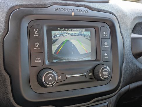 Used 2017 Jeep Renegade Limited image 21