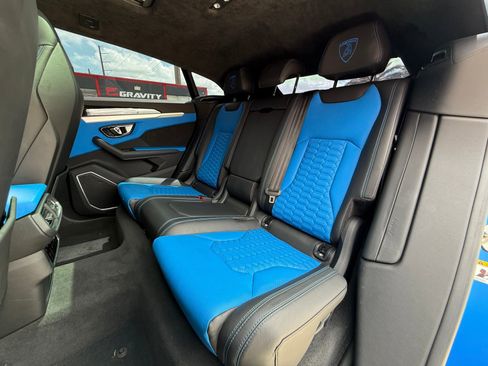 Used 2020 Lamborghini Urus AWD/4WD image 18