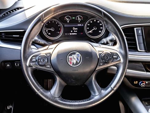 Used 2020 Buick Enclave Essence image 13